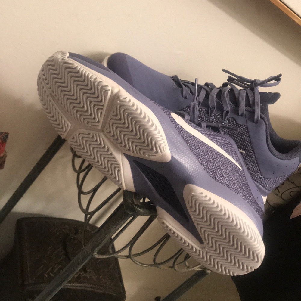 Nikes 🥰 - Picture 7 of 8